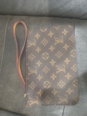 Wristlet Pouch in Brown